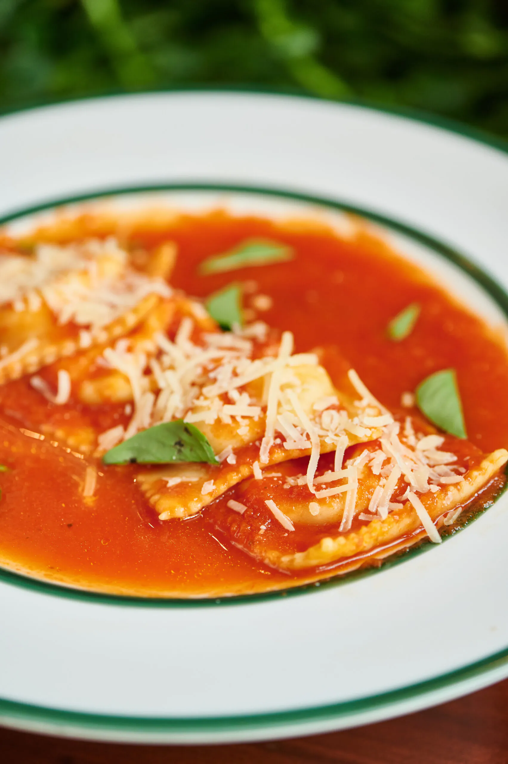 RAVIOLI DE MUSSARELA COM MOLHO BASÍLICO XPRESS
